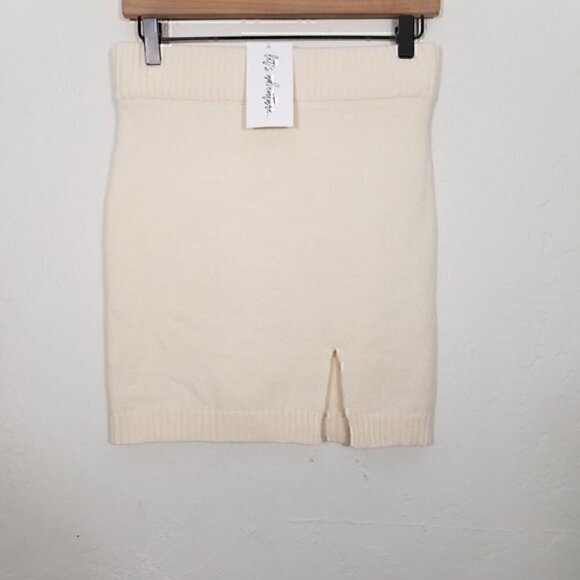 NWT 12th Tribe Knit Stretch Slit Front Cream Mini Skirts Size ML - Picture 2 of 5